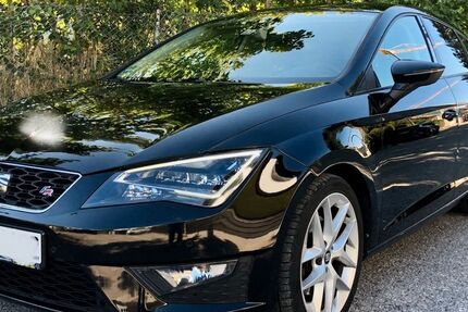 Seat Leon 97.000 km 14.900 € München 81825