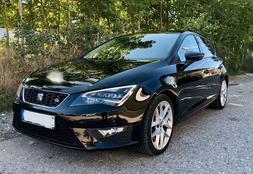 Seat Leon 97.000 km 14.900 € München 81825
