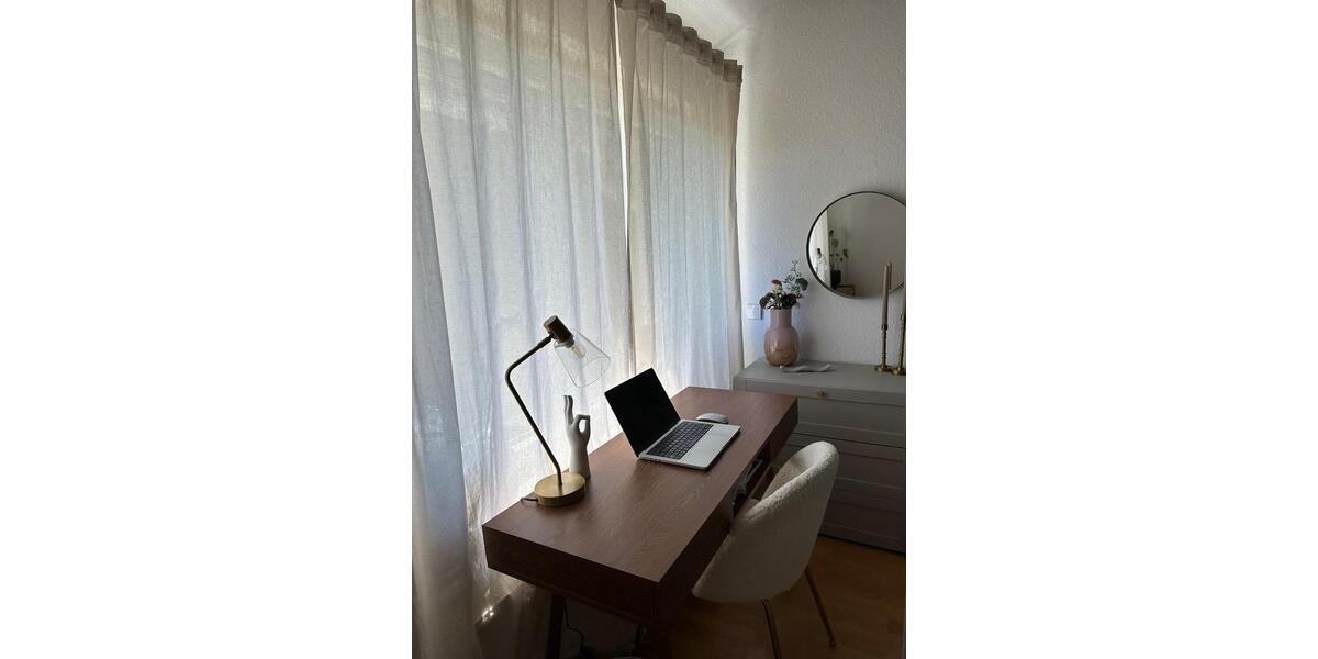 Dachgeschoßwohnung Rosengarten - 1 Zimmer, 65 m&sup2;, 925&euro; | Angebot:25638995