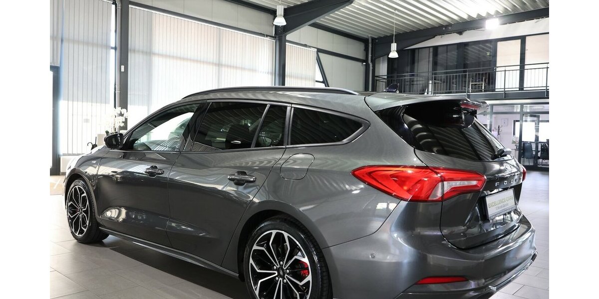 Ford Focus Tunier 1.5 EB ST-LINE-X SPORT / PANORAMA 108.000 km 18.444 &euro; Hamm 59077