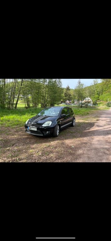 Ford Fiesta 246.000 km 2.500 € Gossersweiler 76857