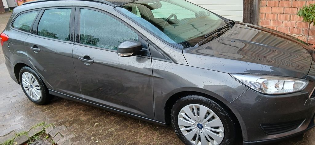 Ford Focus 93.000 km 8.800 € Bad Gandersheim 37581