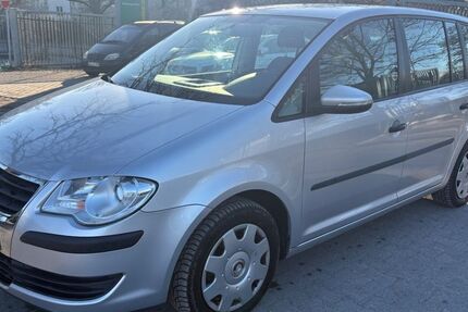 VW Touran 158.753 km 5.990 &euro; Berlin 13405
