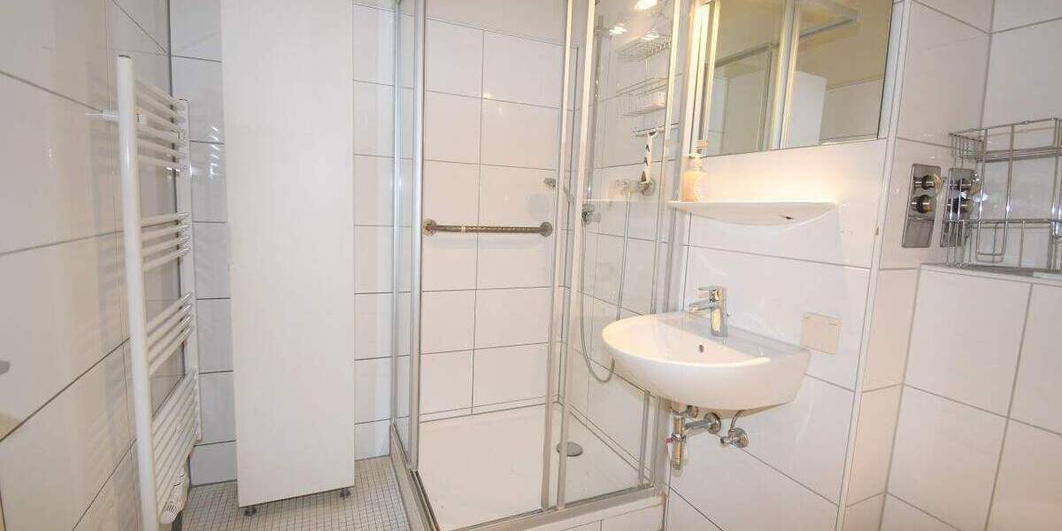 Hier haben Sie alles- Komfort, Ruhe, Schwimmbad & Sauna, Blick ins Grüne und doch zentral! 2 zimmer