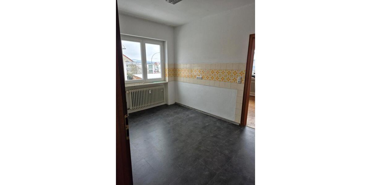 Erdgeschoßwohnung Regenstauf - 4 Zimmer, 124 m&sup2;, 1.000&euro; | Angebot:25126685