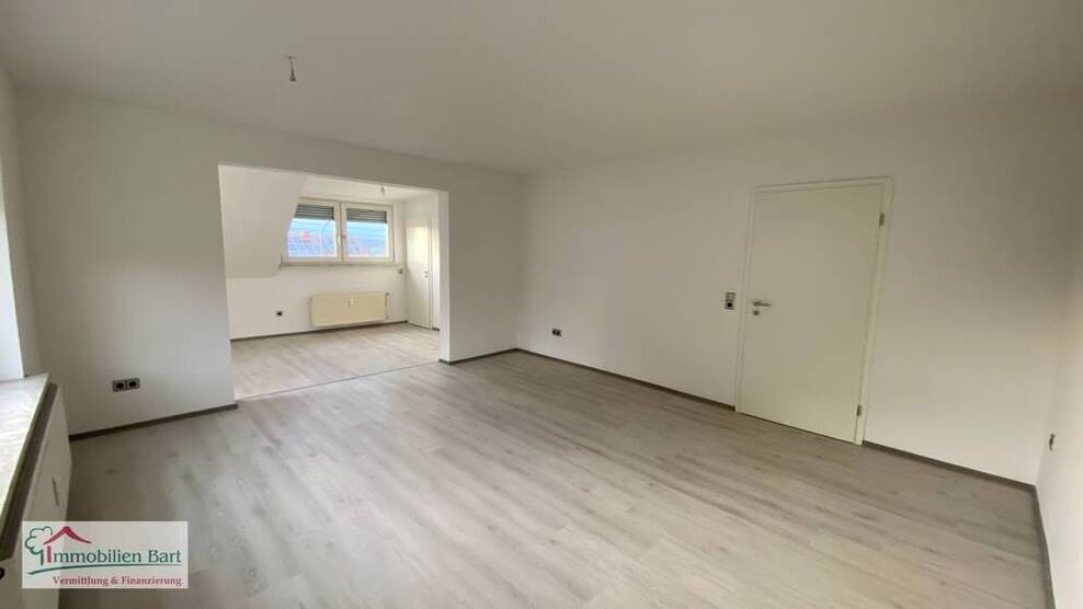 PERL: RENOVIERTE 95 M² Wohnung IN TOP LAGE!