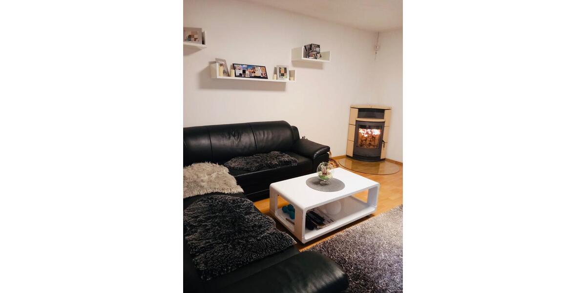 3-Zimmer-Wohnung (EG) mit Kamin und Gartenzugang - Holenbrunn 3 zimmer