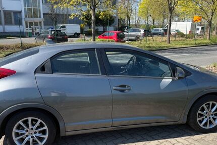 Honda Civic 243.215 km 5.600 &euro; Berlin (Spandau) 13587