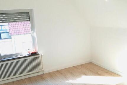 Wohnung Halle - 3 Zimmer, 77 m&sup2;, 650&euro; | Angebot:26032971