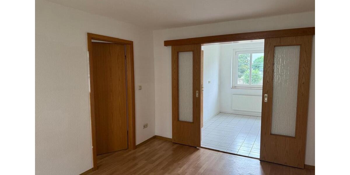 Hochparterre Aschersleben - 2 Zimmer, 35 m&sup2;, 30.000&euro; | Angebot:27007180