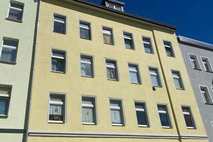 Gemütliche Dachgeschoss-Wohnung mit Kaminanschluss und begehbarem Kleiderschrank! 3 zimmer