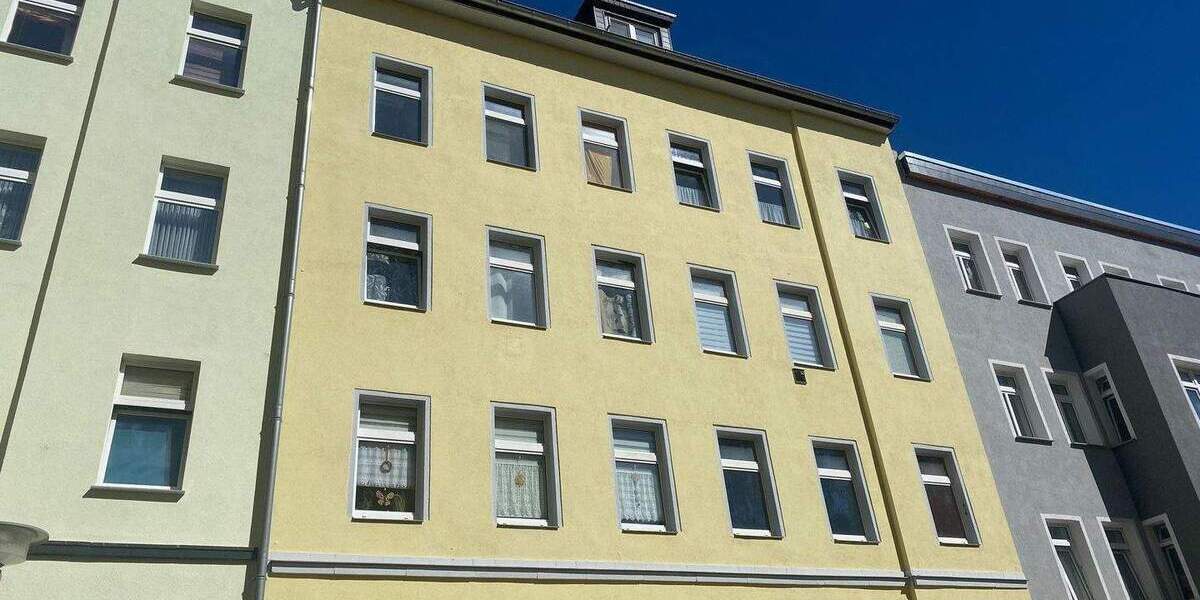 Gemütliche Dachgeschoss-Wohnung mit Kaminanschluss und begehbarem Kleiderschrank! 3 zimmer