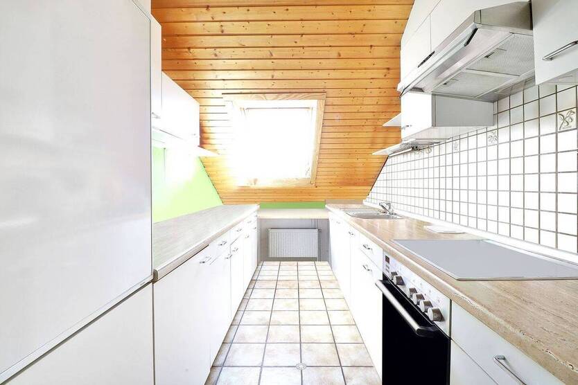 Sonnige 2-Zimmer-Wohnung mit Süd-Ost-Balkon und Garage in ruhiger Wohnlage von Neuenstadt am Kocher. 2 zimmer