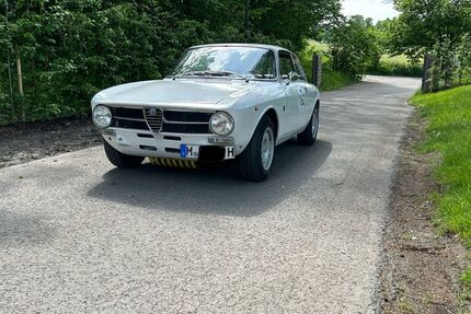 Alfa Romeo GT 80.000 km 29.900 € München 80804