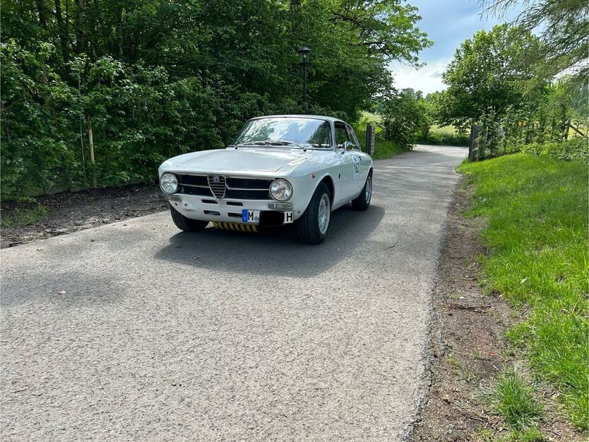 Alfa Romeo GT 80.000 km 29.900 € München 80804