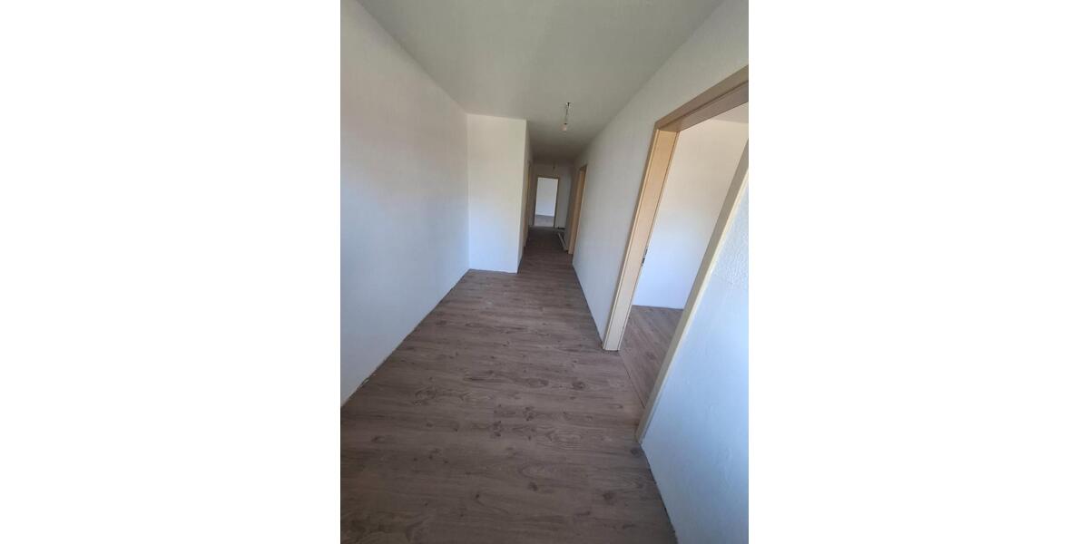 Etagenwohnung Friedeburg - 4 Zimmer, 104 m&sup2;, 1.000&euro; | Angebot:26331435