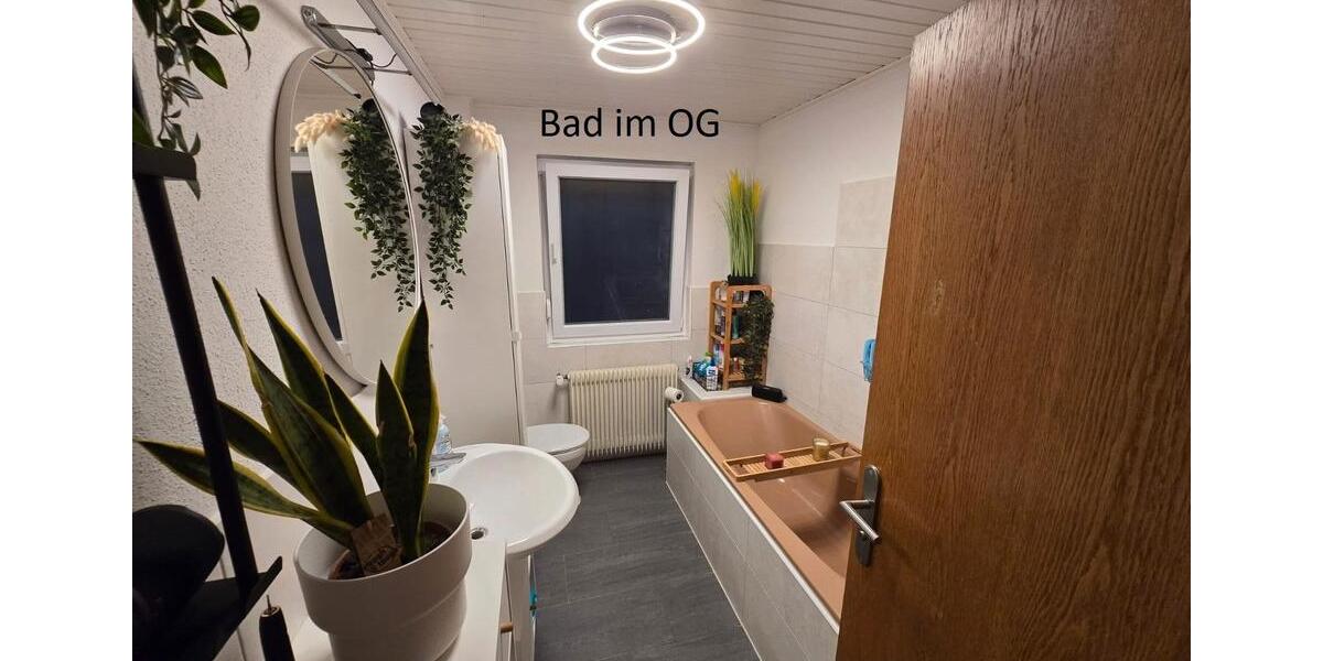 Etagenwohnung Hohenroth - 6 Zimmer, 120 m&sup2;, 700&euro; | Angebot:26402651