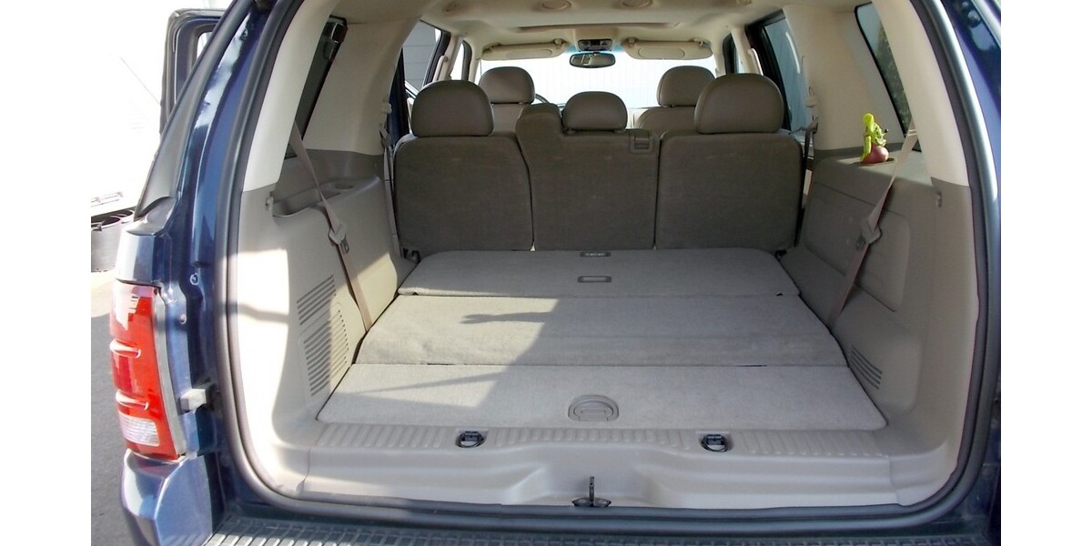 Ford Explorer 200.500 km 8.900 &euro; Remscheid 42853