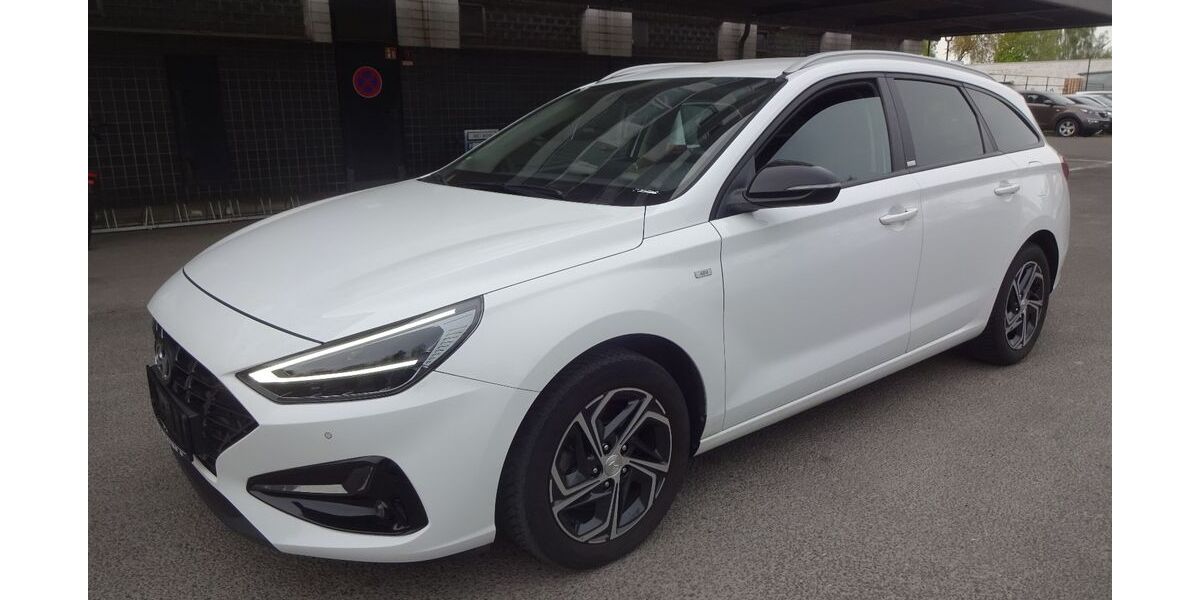Hyundai i30 77.000 km 14.800 &euro; Berlin 12249