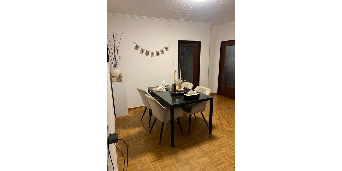 Etagenwohnung Preetz - 4 Zimmer, 96 m&sup2;, 1.300&euro; | Angebot:25381381