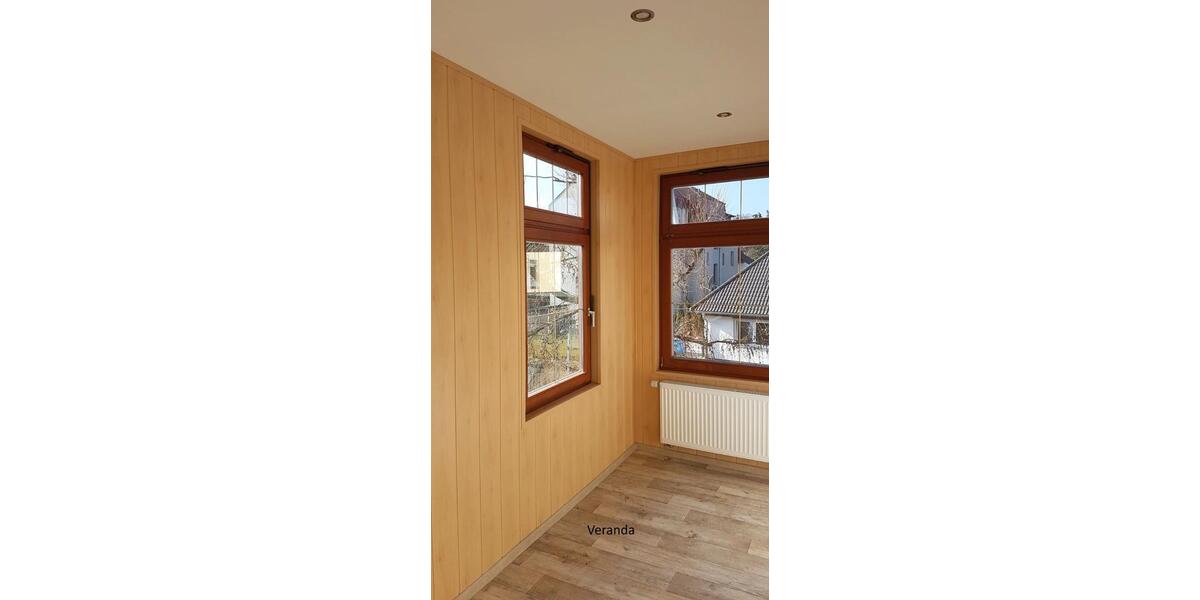 Etagenwohnung Crimmitschau - 5 Zimmer, 120 m&sup2;, 600&euro; | Angebot:26346511