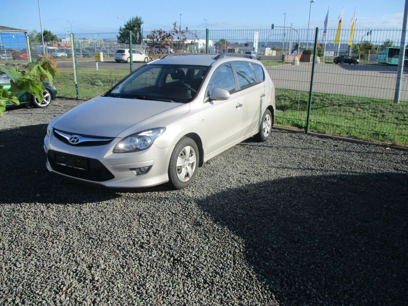 Hyundai i30 77.600 km 4.990 € Haldensleben 39340