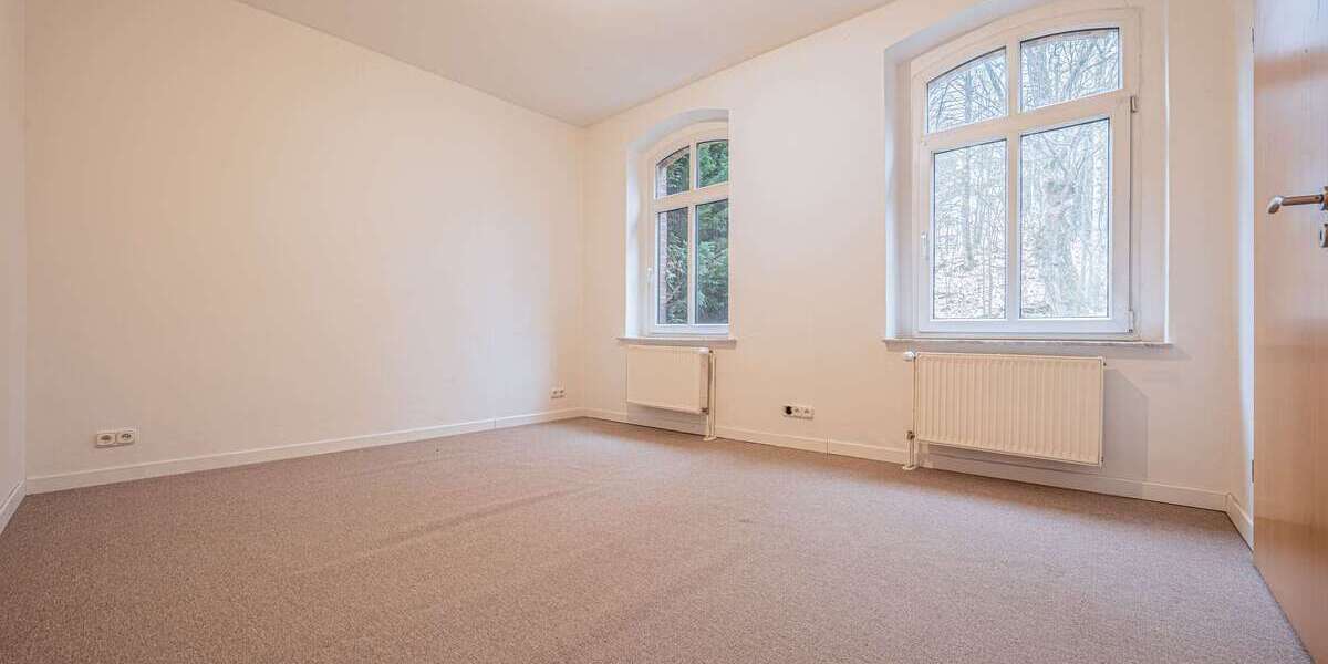 Zweifamilienhaus in ruhiger Naturlage mit Wassernähe– saniertes ehemaliges Bahnhofs-Häuschen - Zweifamilienhaus Sternebeck | Angebot:26095138