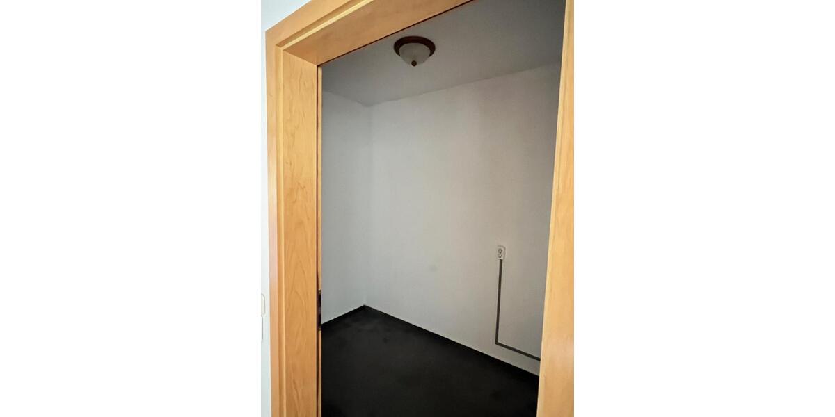 2 Raum WHG - Mythenstadt Thale- Einbauküche- Balkon- Stellplatz 2 zimmer