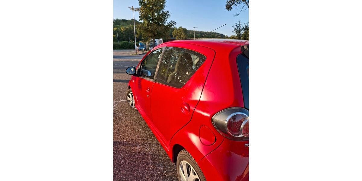 Toyota Aygo (X) 181.960 km 1.449 &euro; Koblenz 56068
