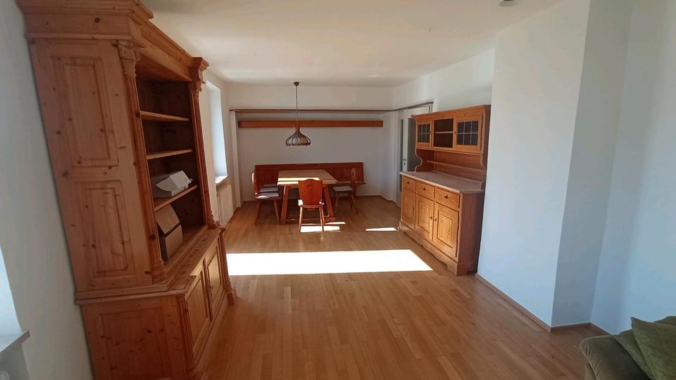 Etagenwohnung Ingolstadt - 7 Zimmer, 208 m&sup2;, 410&euro; | Angebot:26403657