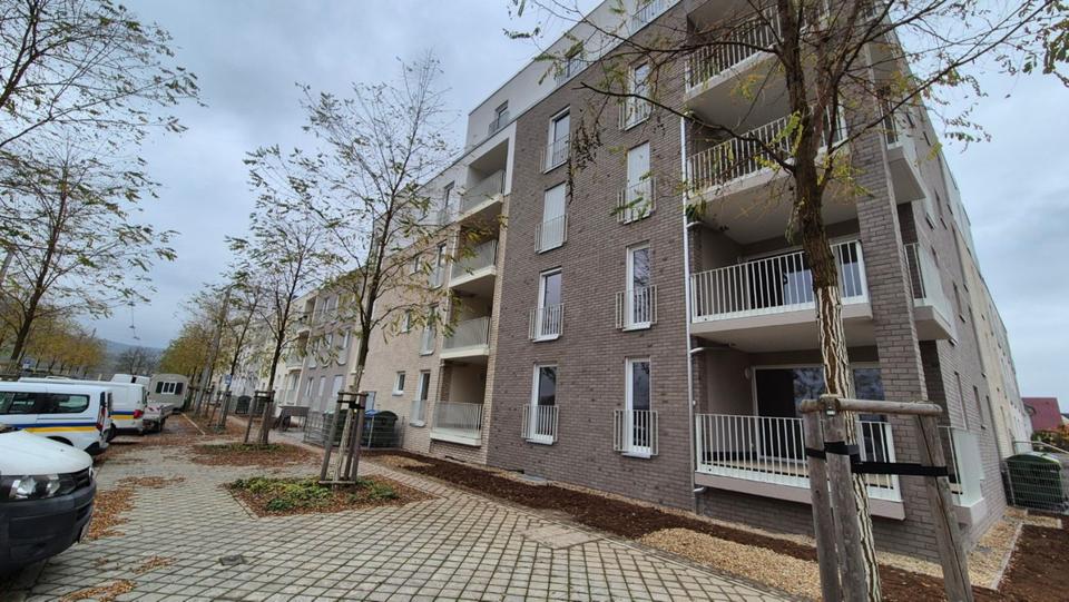 Erstbezug - 5 Raum-Wohnung, LoggiaDachterrasse, Badewanne+Dusche 5 zimmer