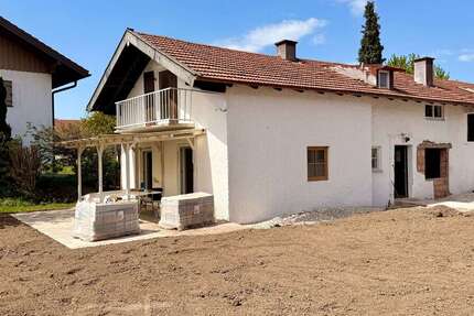 Wohnung Ainring - 2 Zimmer, 93 m&sup2;, 900&euro; | Angebot:26393803
