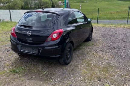 Opel Corsa 192.000 km 2.500 &euro; Daun 54550