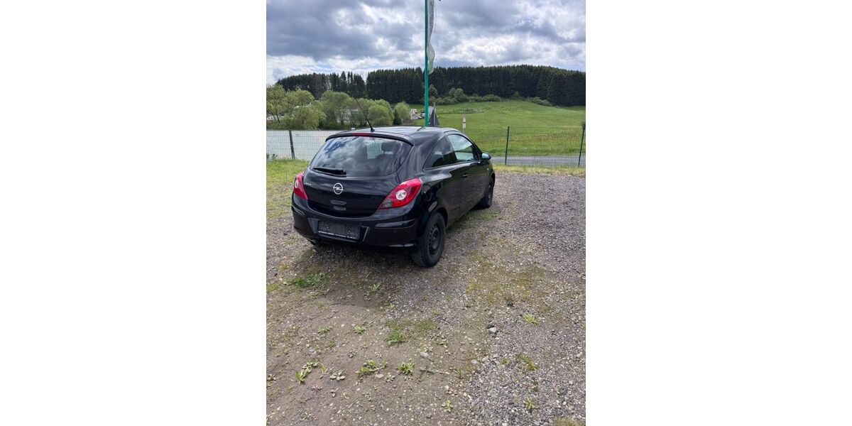 Opel Corsa 192.000 km 2.500 &euro; Daun 54550