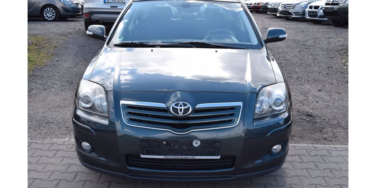 Toyota Avensis 254.000 km 3.599 &euro; Berlin 13597