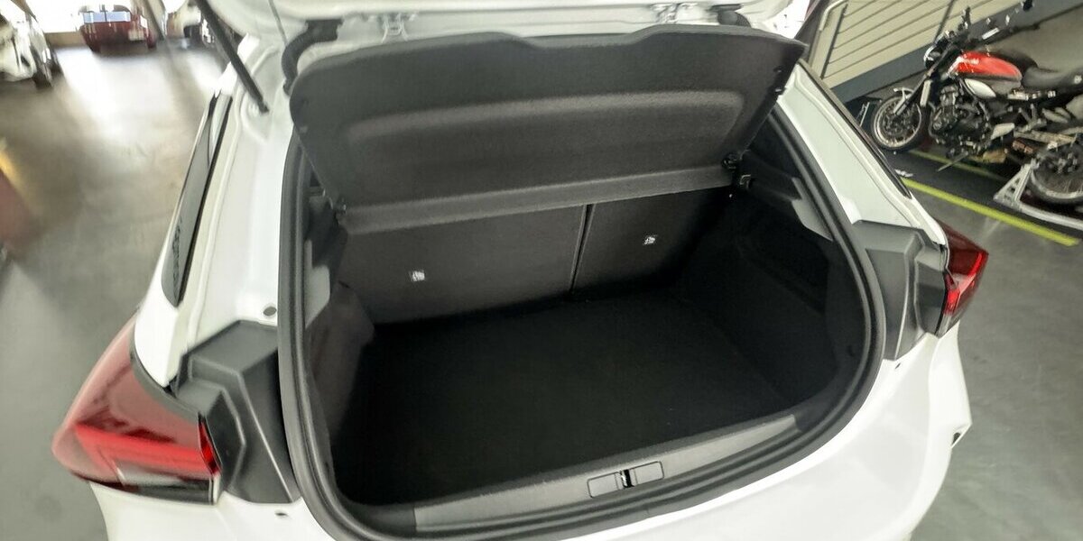 Opel Corsa GS 1.2 Turbo 1.Hand Sitzheizung Carplay 8.600 km 17.890 &euro; Lich 35423