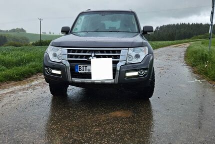 Mitsubishi Pajero 210.000 km 19.900 &euro; Karlshausen 54673