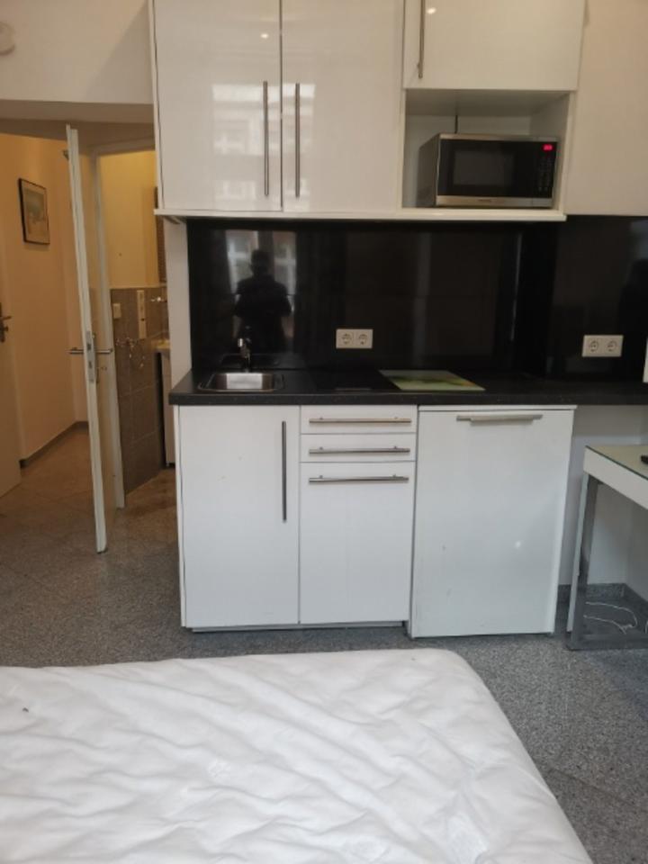 1zw studio nähe uni voll möbiliert 1x miete keine weiteren kosten 840., incl internet strom heizung wasser nähe universität alte oper grüneburgweg grünburgpark mehr als zentral