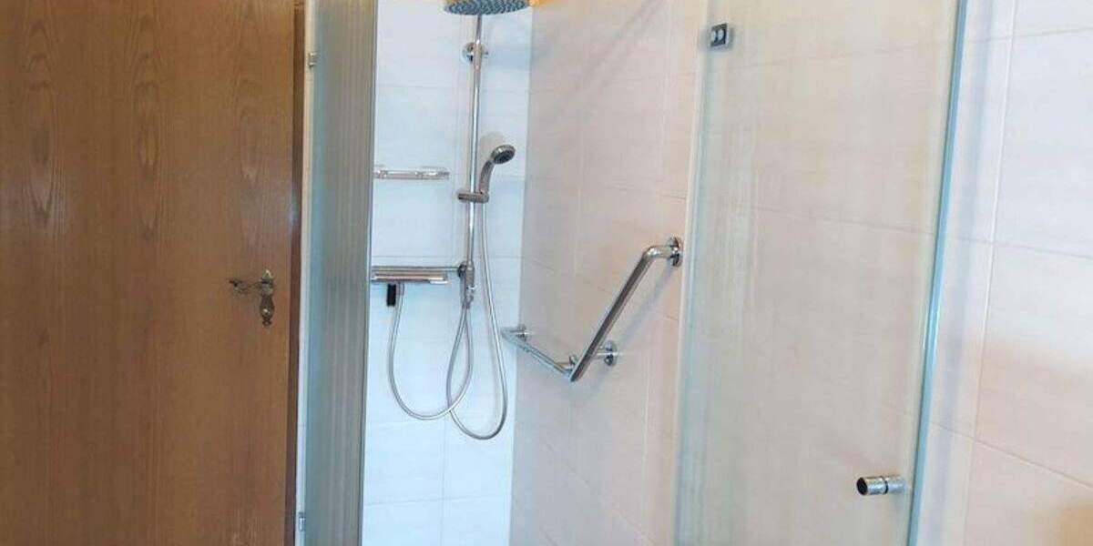 689.000,- für 200 qm Haus mit Potential für zwei Wohneinheiten oder für Selbständigkeit (z.B. Büro) 5 zimmer