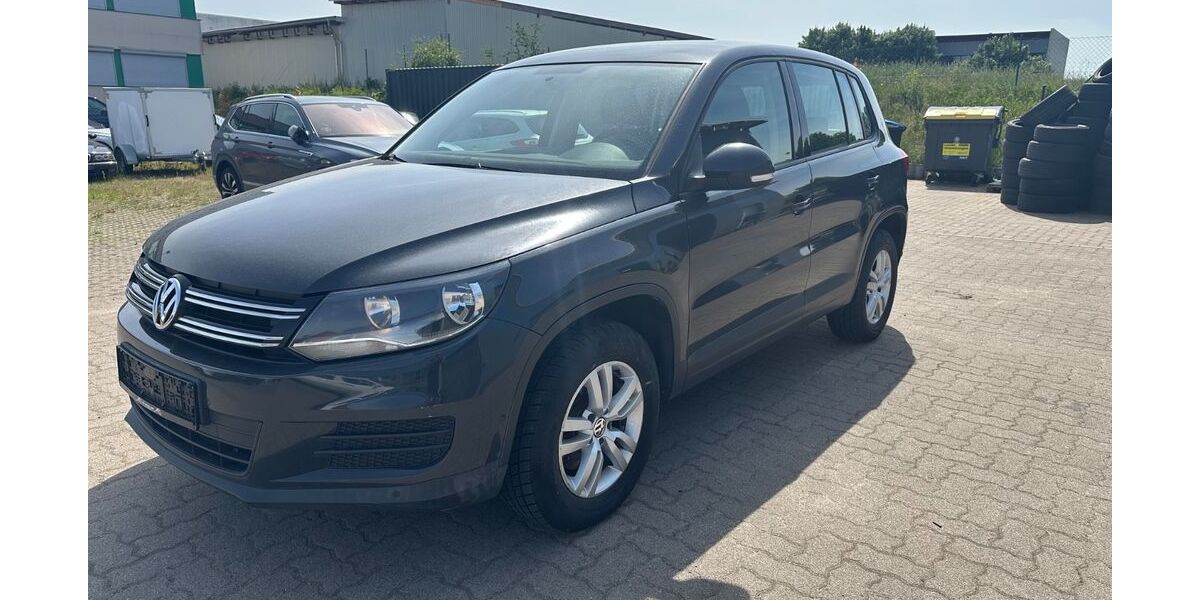 VW Tiguan 121.700 km 8.950 &euro; Pampow 19075
