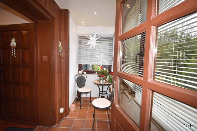 Sehr gepflegtes Ein- Zweifamilienhaus mit Garage, kl. Innenhof und Garten in ruhiger Lage