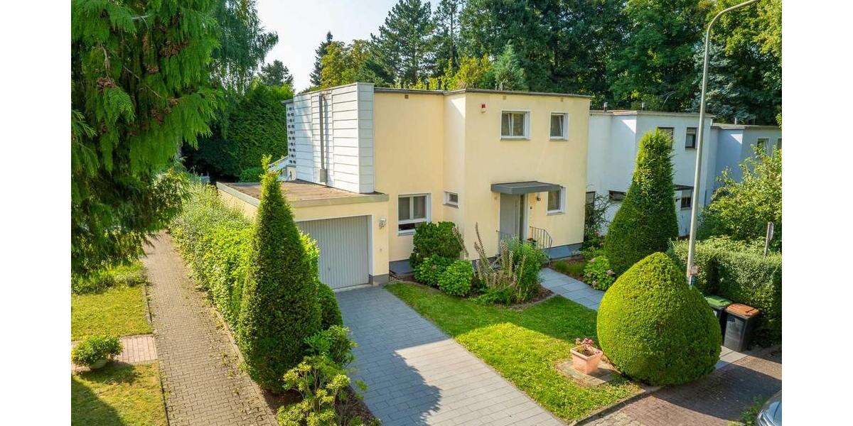 Modernisiertes Haus mit Pool & Garten in Frankfurt 4.5 zimmer