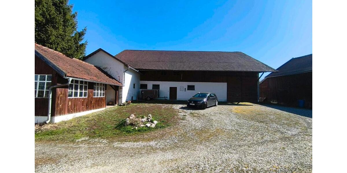 Bauernhaus, Landhaus Eggenfelden - 9 Zimmer, 400 m&sup2;, 1.500&euro; | Angebot:26134944