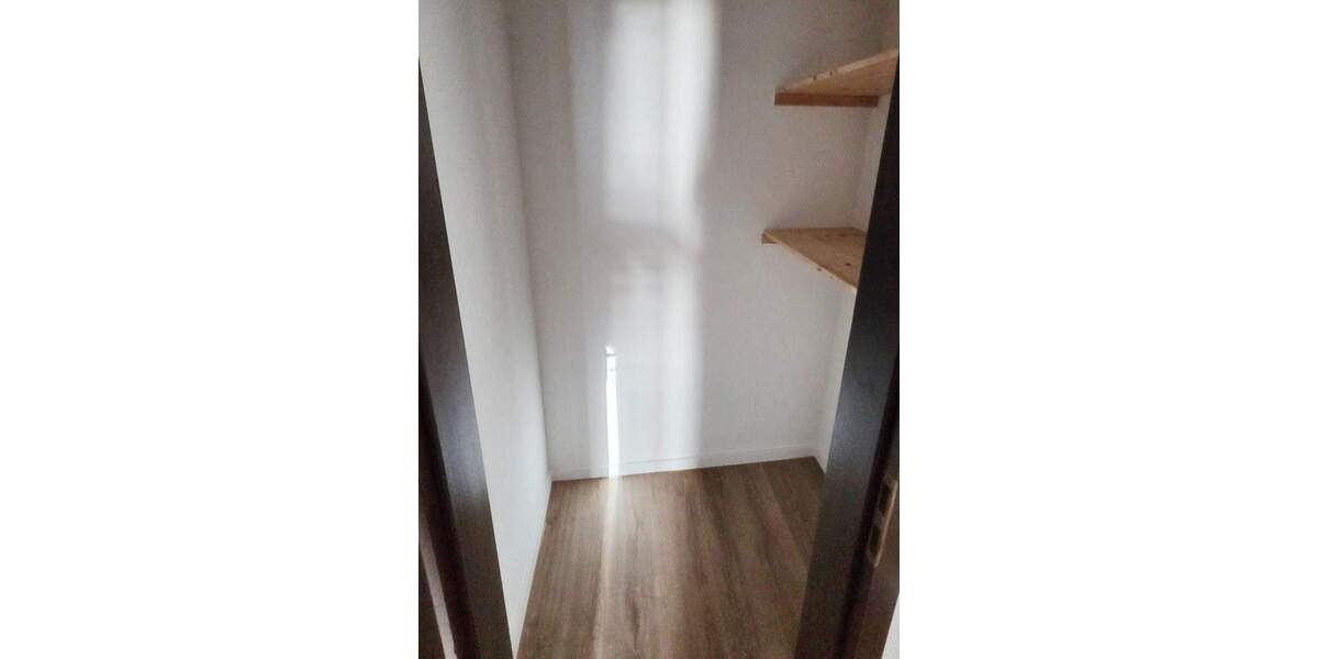 Renovierte 3-Zimmer-Wohnung mit neuem Boden, neuen Wänden, Balkon, Wannenbad, Gäste-WC, Aufzug 3 zimmer