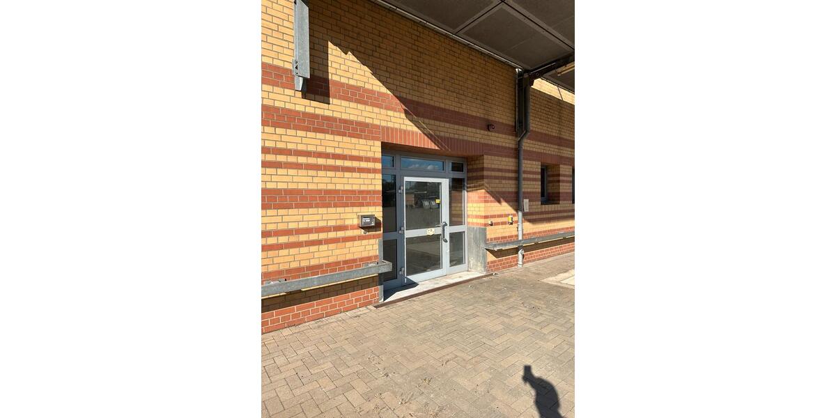 Lagerfläche mit Büro 1850 m2 zimmer