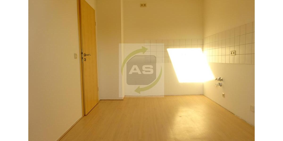 Dachgeschoßwohnung Zwickau - 3 Zimmer, 101 m&sup2;, 749&euro; | Angebot:26004595