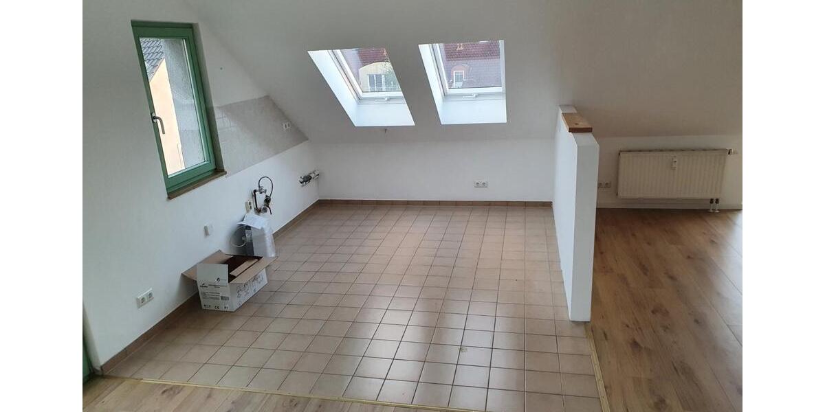 Dachgeschoßwohnung Dresden Schönfeld-Weißig - 4 Zimmer, 107 m&sup2;, 380.000&euro; | Angebot:25496200
