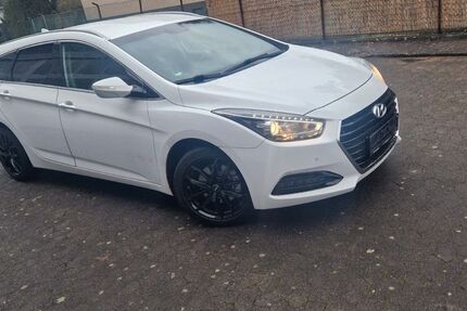 Hyundai i40 53.000 km 13.300 &euro; Braunschweig 38120