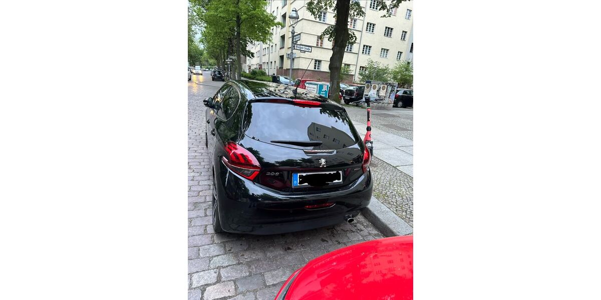 Peugeot 208 103.000 km 10.250 &euro; Berlin 10715