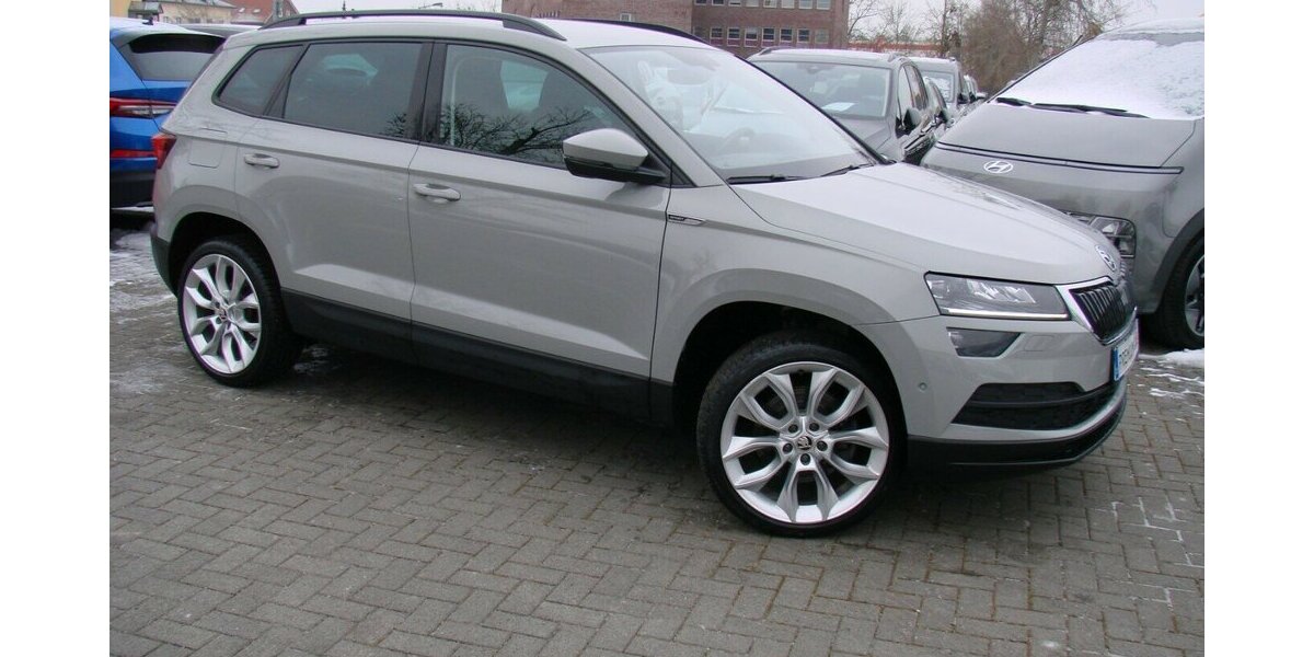 Skoda Karoq 1,5TSi Style ACC LED Kamera Family Paket II 32.882 km 25.980 &euro; Falkensee 14612